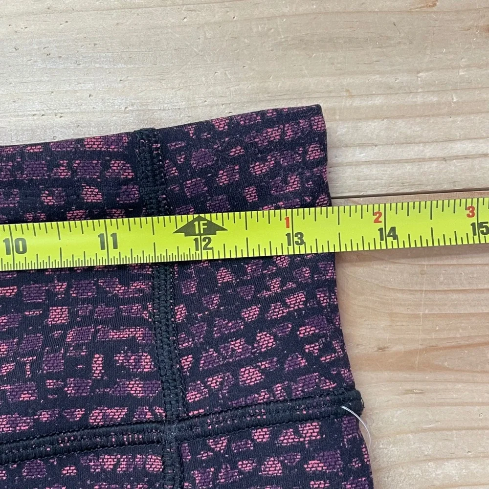 Lululemon Speed Up‎ Tight Purple Pink Pixel Pattern Running Leggings Womens 4